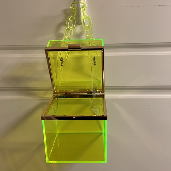 Neon purse. Fits a phone - Picture 3 of 4